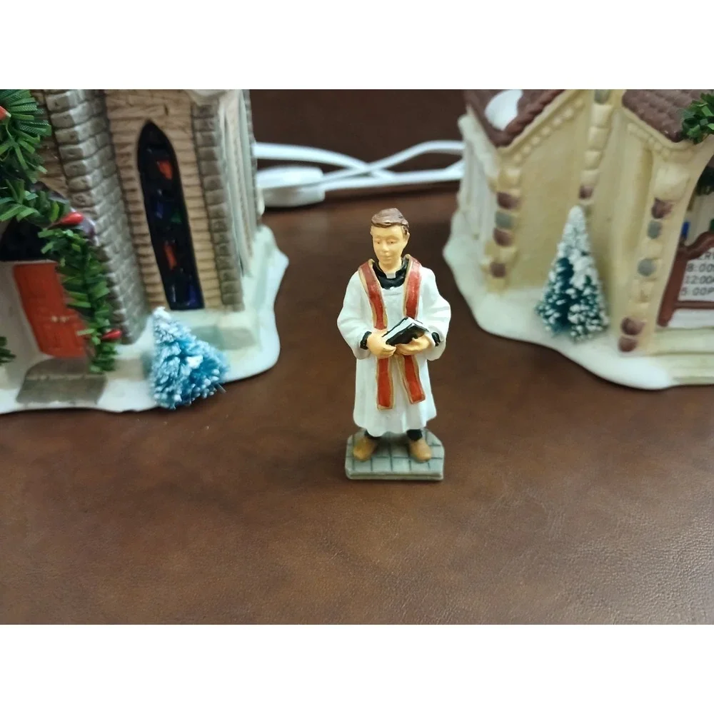 Christmas Bundle (2) Valley Mainstreet Collectors Churchs & 1992,1993 Light #138